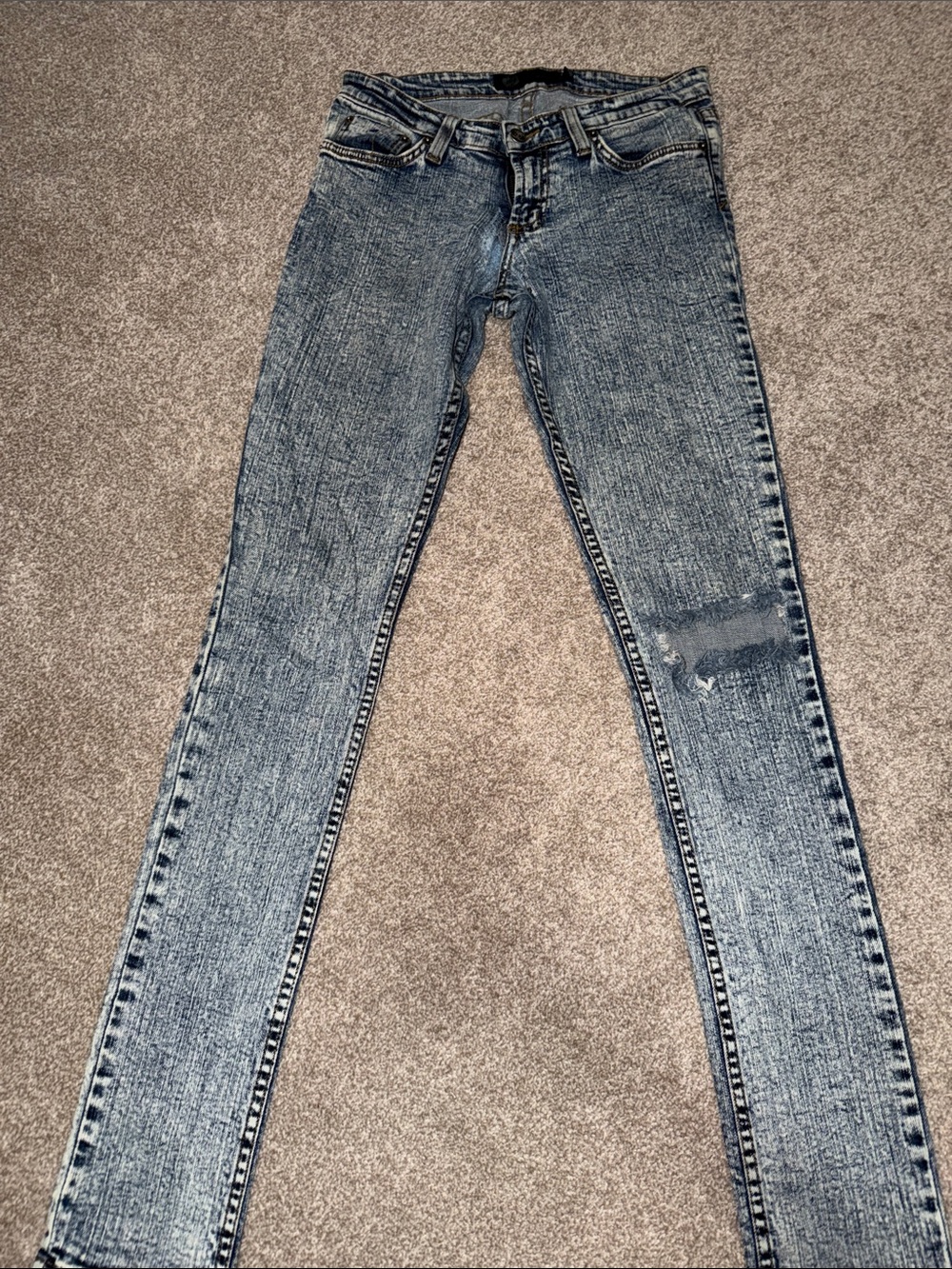 Women's Skinny Jeans in Light Blue Wash